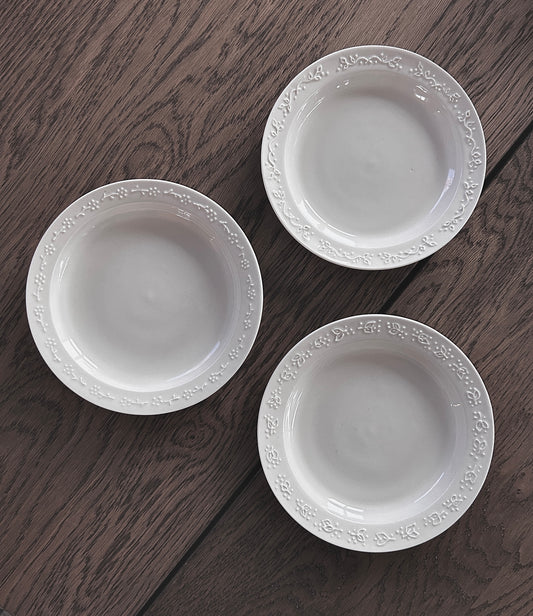 Set of 3 porcelain dessert plates