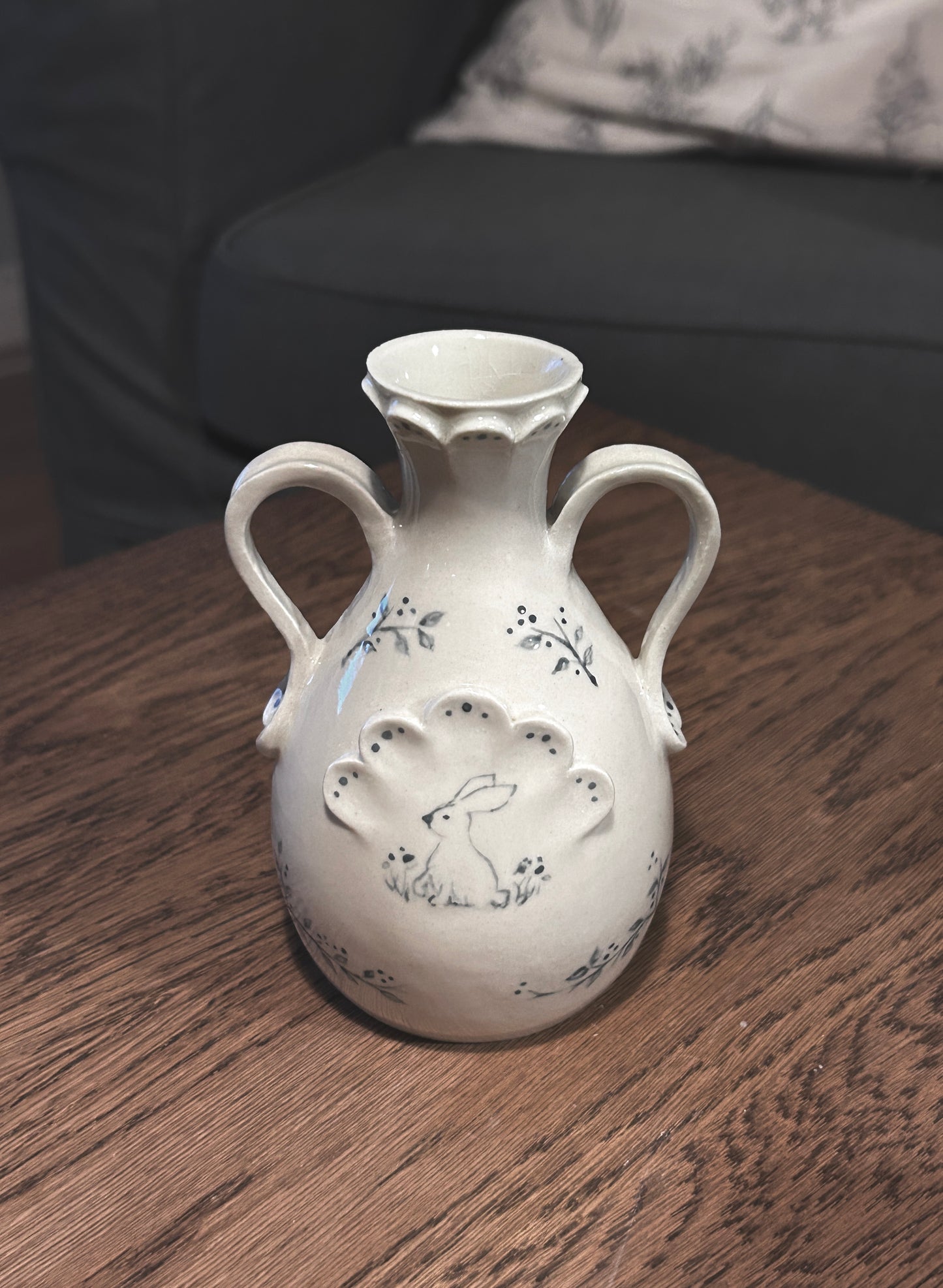 Small creatures vase