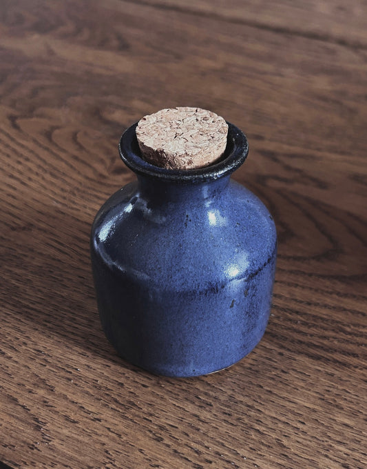 Little corked pot
