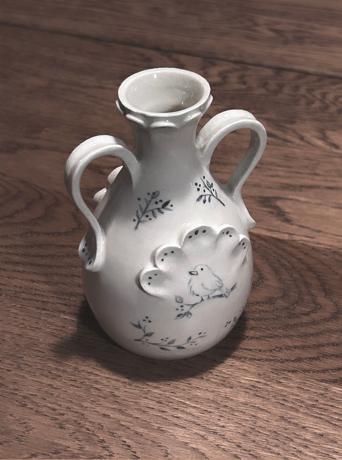Small creatures vase